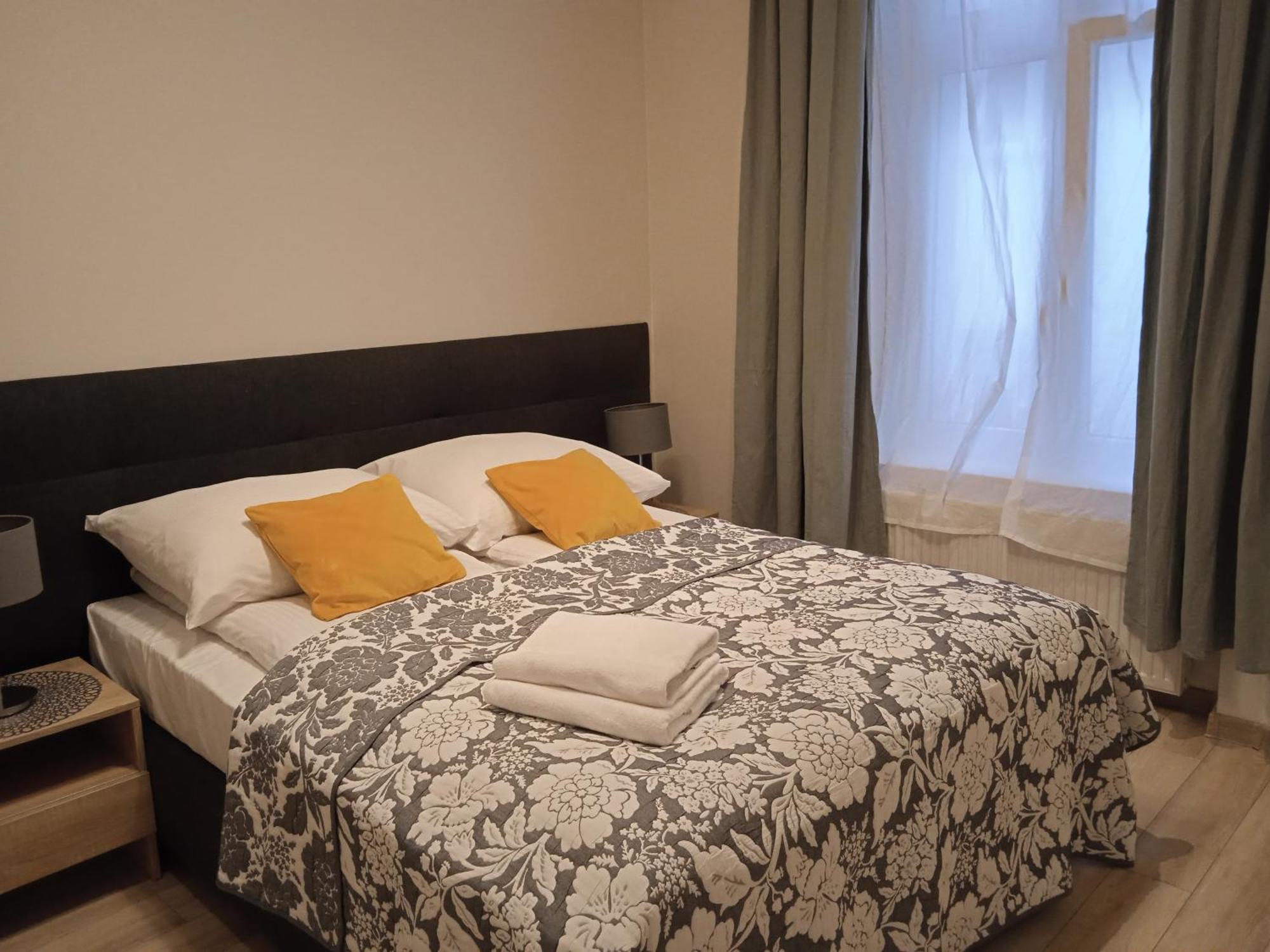 Old Town Apartments - B7 Краків Екстер'єр фото